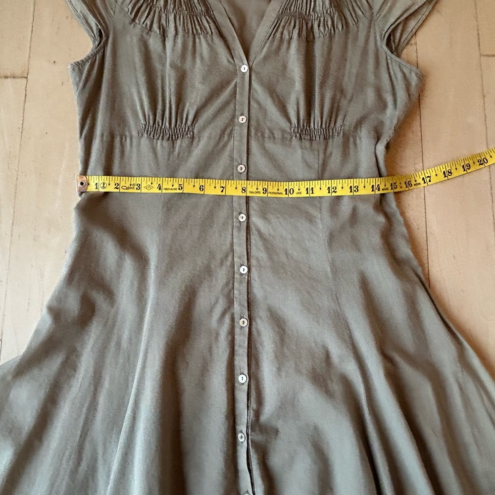 Margaret O’Leary 100% Cotton Button Down Smocked Midi Dress in Beige Size Small - Picture 9 of 16